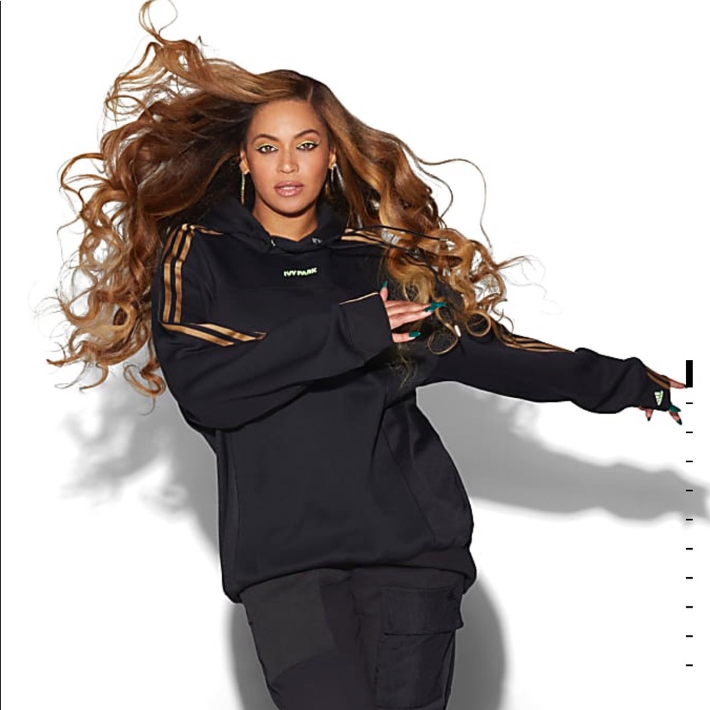 Ivy Park LONG SLEEVE HOODIE (GENDER NEUTRAL)